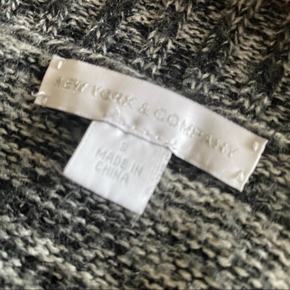 NY & Co. Black & White Pullover Sweater - Size Small - Picture 12 of 13